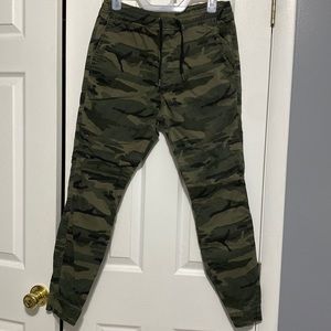 Hollister Super Skinny Jogger Camo Twill - Size M - NWOT